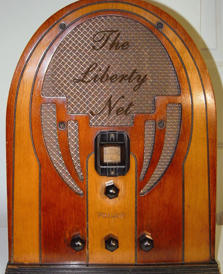 Liberty-Net---Philco-cathedral-radio